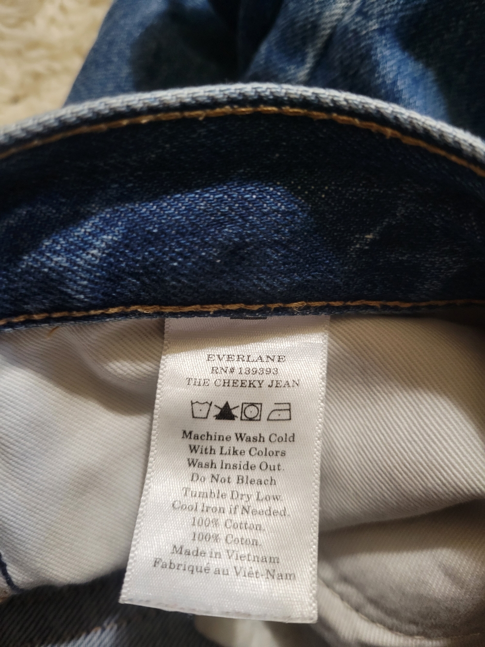 Everlane The Cheeky Jeans in Medium Blue Wash | 23 Crop | Inseam 25" Like New - Picture 13 of 15